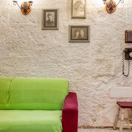 Apartment Townhouse With Maltese Balcony