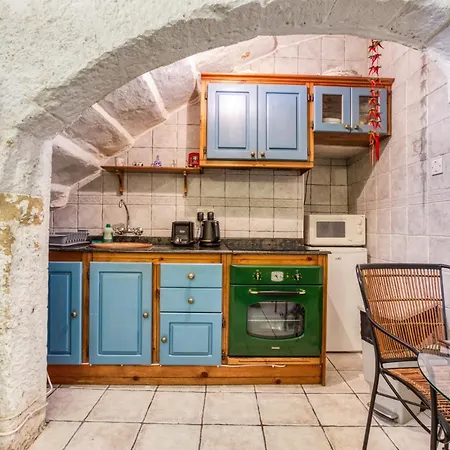 Townhouse With Maltese Balcony Valletta