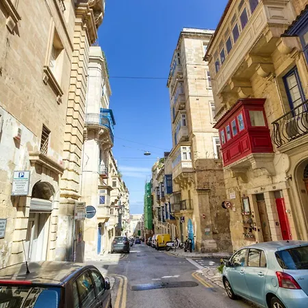 Townhouse With Maltese Balcony Lägenhet *